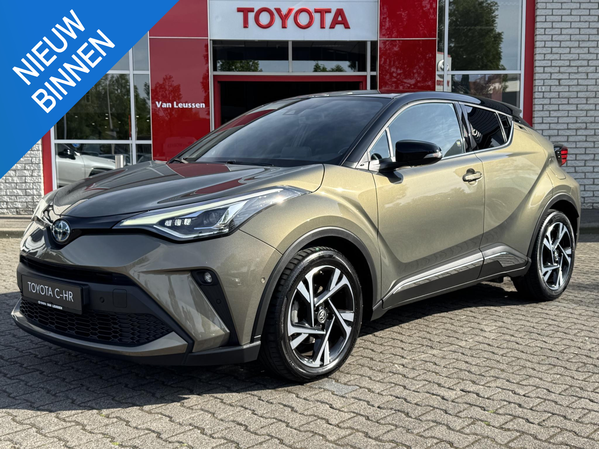 Toyota C-HR 1.8 HYBRID EXECUTIVE BI-TONE JBL EL-STOEL LED STOEL/STUUR-VERW PARK-SENSOREN NAVI APPLE/ANDROID BSM