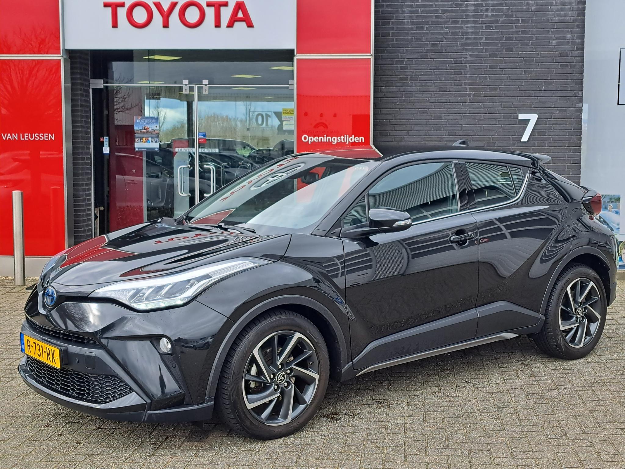 Toyota C-HR 1.8 HYBRID DYNAMIC APPLE/ANDROID P-SENSOREN AD-CRUISE CAMERA 18"LM-VELGEN NL-AUTO