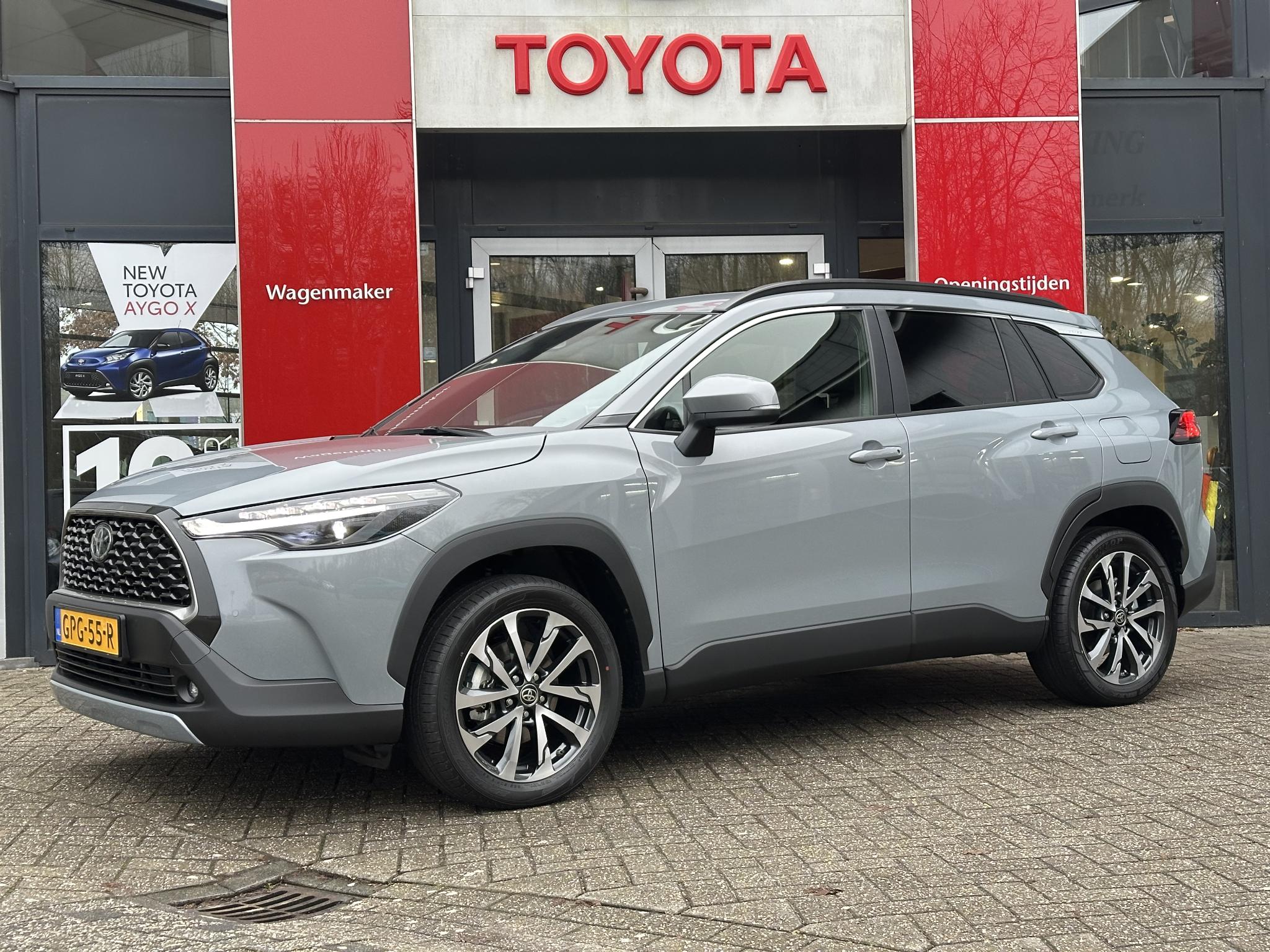 Toyota Corolla Cross 1.8 HYBRID 140 BUSINESS PLUS NIEUW DIRECT LEVERBAAR ELEK-KLEP BLIND SPOT PARK-SENSOREN KEYLESS GETINT GLAS DAB+
