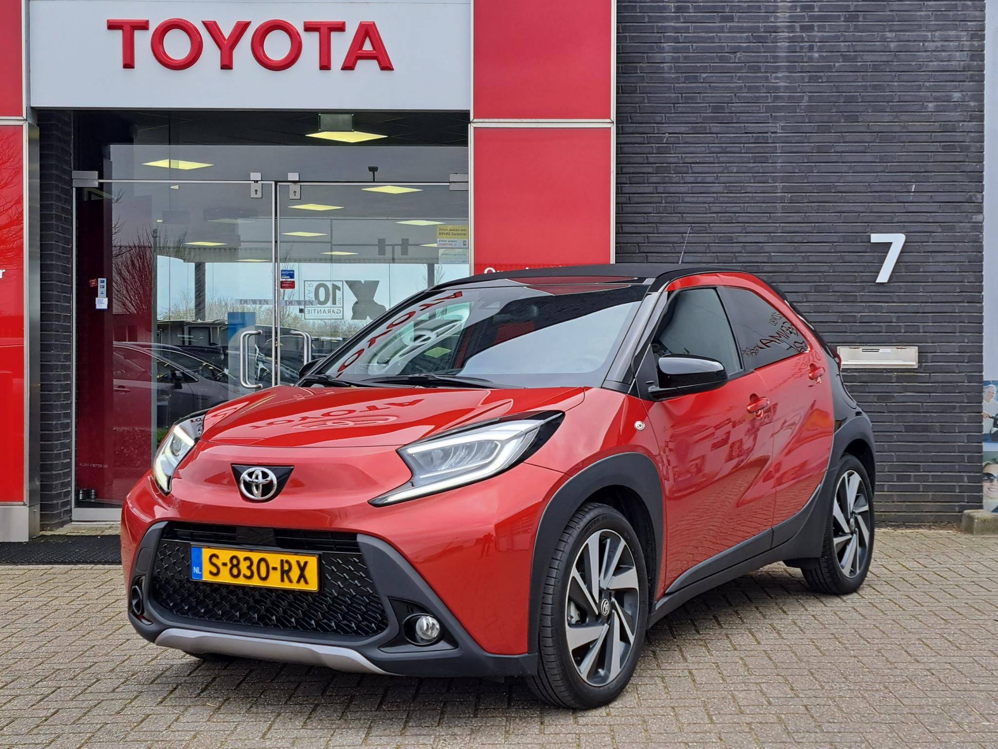 Toyota Aygo X ENVY CABRIODAK 18"LMV JBL-AUDIO CLIMA LED PRIVACY-GLASS NAVI