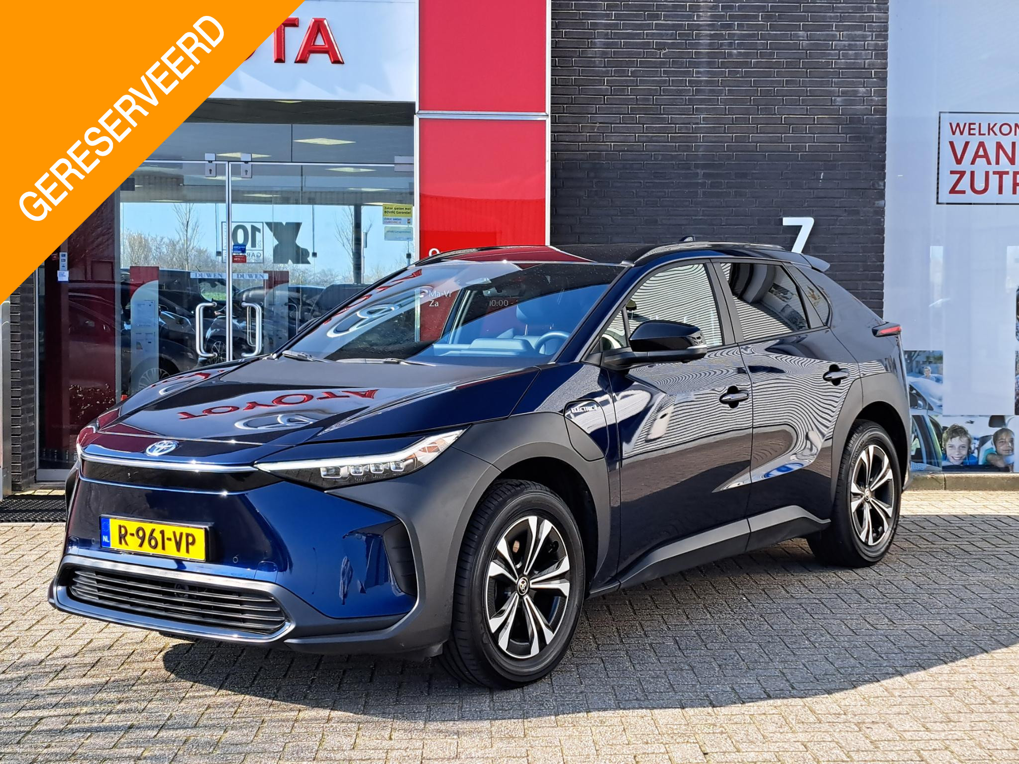 Toyota bZ4X LAUNCH EDITION 71KWH CAMERA KEYLESS PARKEERSENSOREN