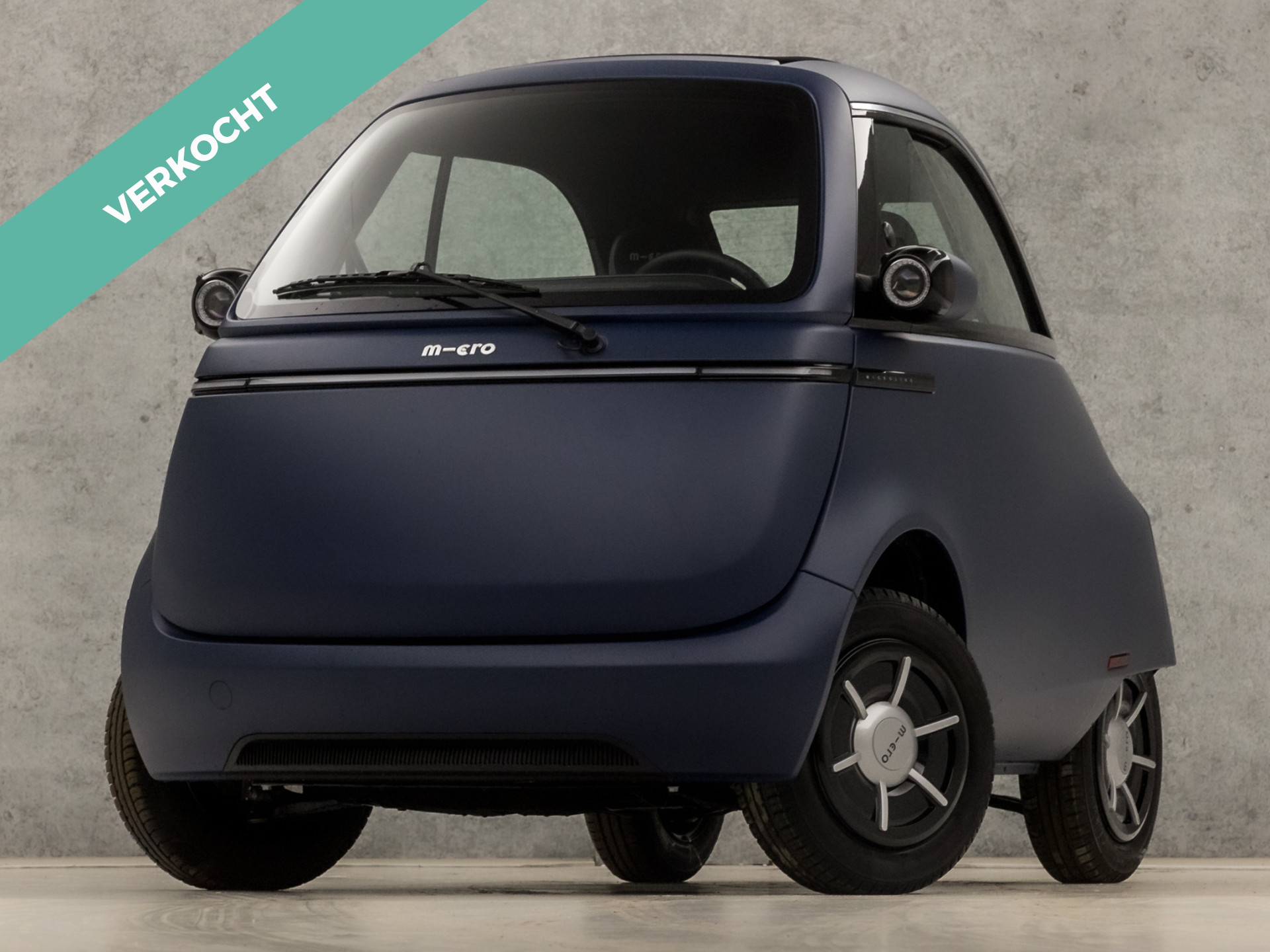 Microlino Competizione L7 15 kWh (LEASE 250,- P/M, GROOT ACCUPAKKET, 230KM ACTIERADIUS, NIEUW, DIRECT LEVERBAAR, PREMIUM INTERIEUR, ALCANTARA, LEDER, VERSIE 2, BARCELONA MATT BLUE, 90 KM/H, NIEUW)
