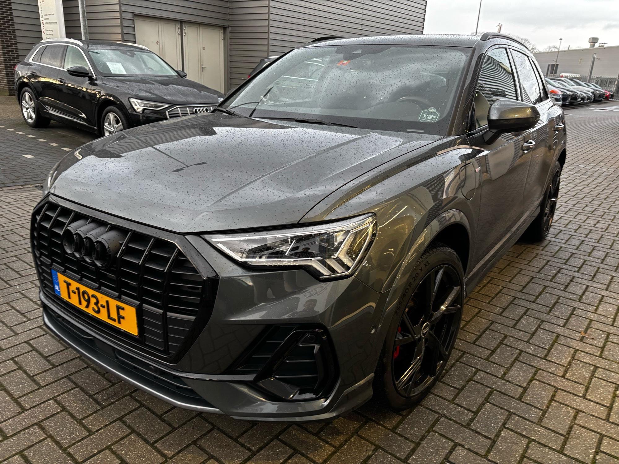 Audi Q3 45 TFSI e Advanced edition