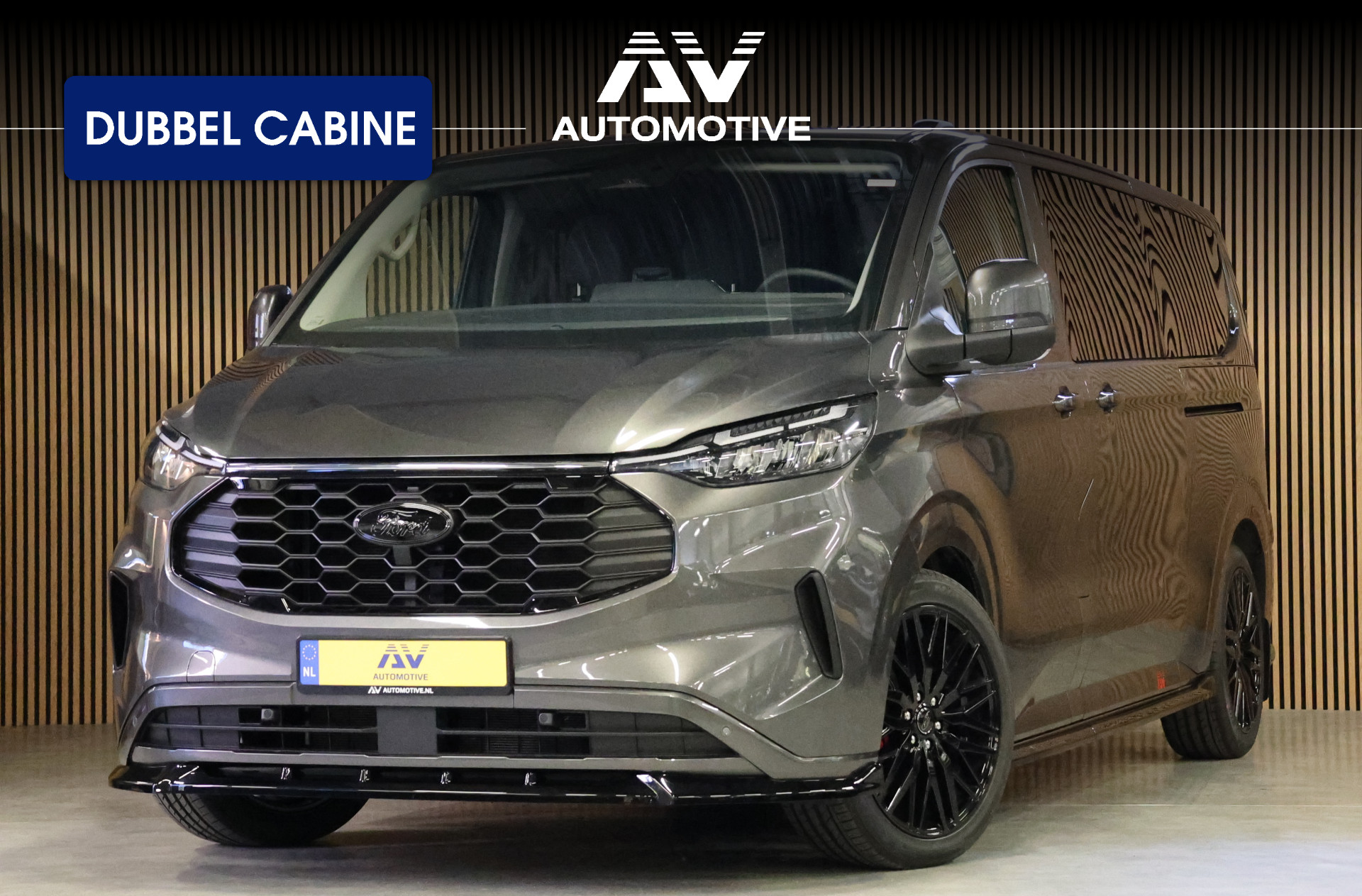Ford Transit Custom 300 2.0 TDCI 170PK L2H1 DC LIMITED | L+R Schuifdeur | Dubbel Cabine | ACC | Blind Spot | Navigatie | Camera | CarPlay | Lane Assist | Raptor Edition | Trekhaak | 6-Zitter | Verlengde fabrieksgarantie tot 09-2029