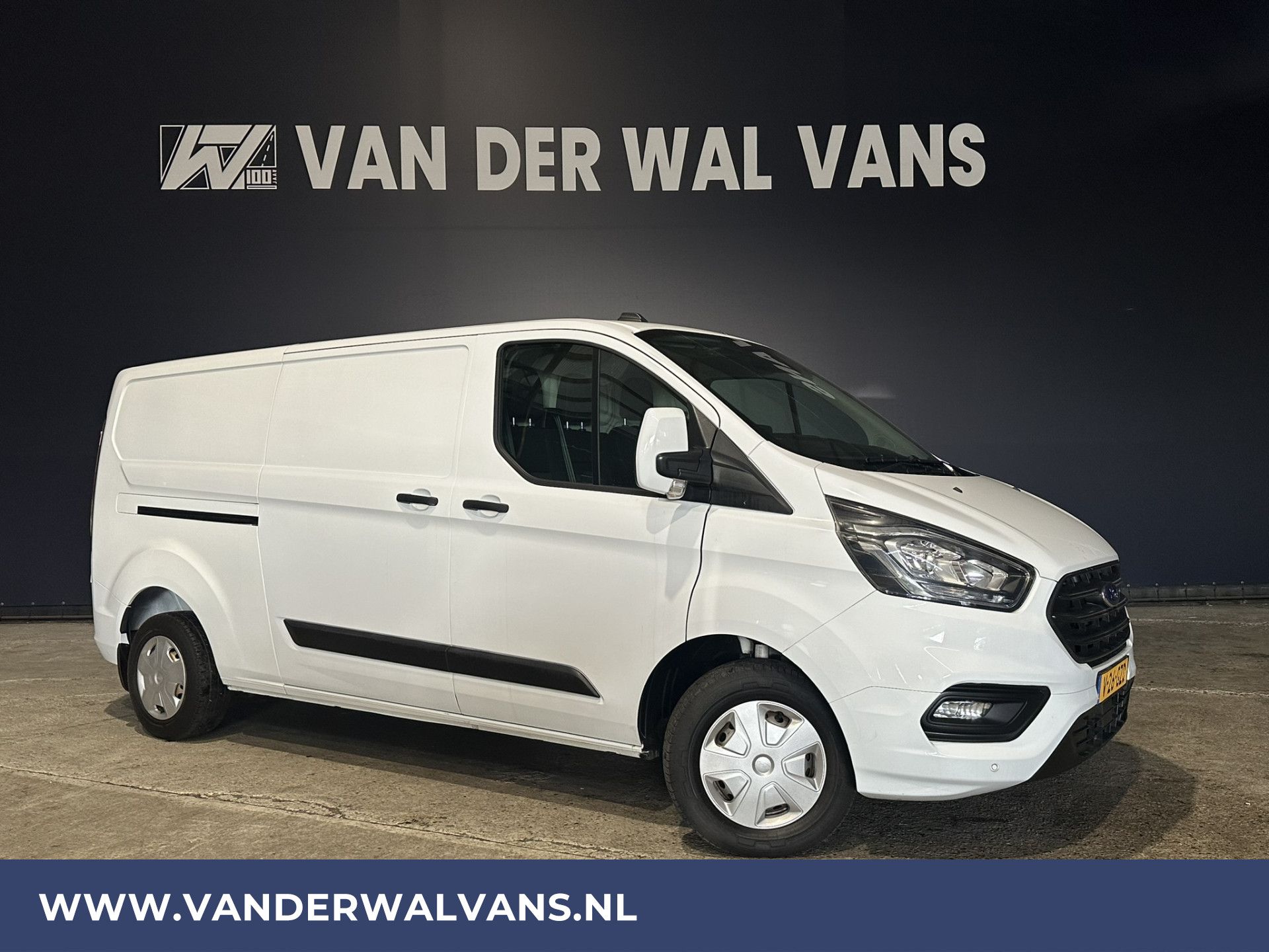 Ford Transit Custom 2.0 TDCI L2H1 Euro6 Airco | Camera | Apple Carplay | Android Auto | LED | Cruisecontrol Parkeersensoren, verwarmde voorruit, Bijrijdersbank, 2800kg trekvermogen