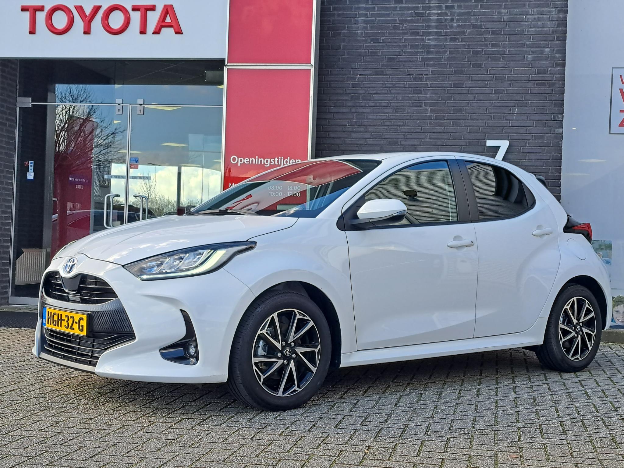 Toyota Yaris 1.5 Hybrid Dynamic APPLE/ANDROID CLIMA AD-CRUISE CONTROL CAMERA LED