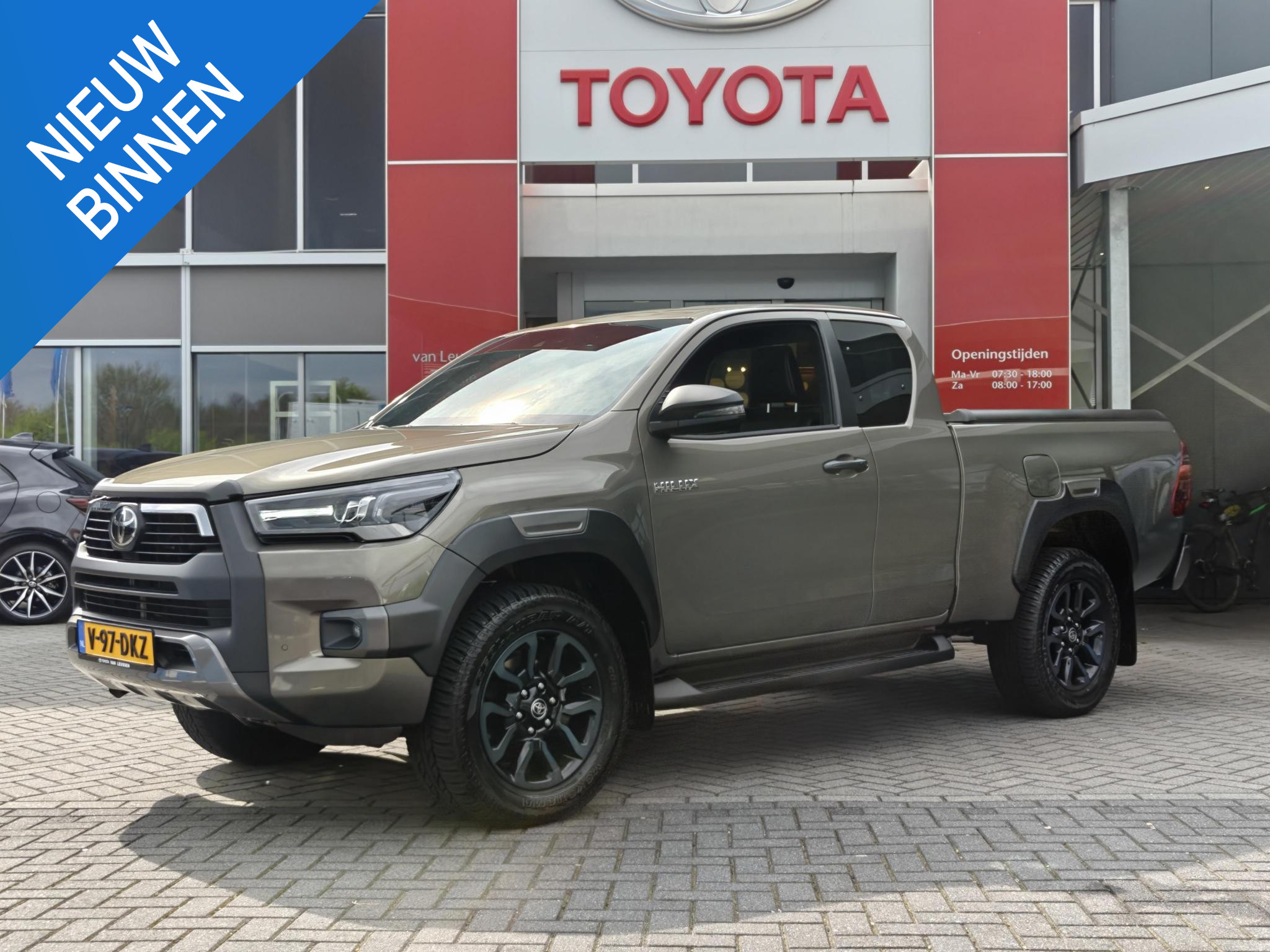 Toyota Hilux 2.8 D-4D Xtra Cab Invincible