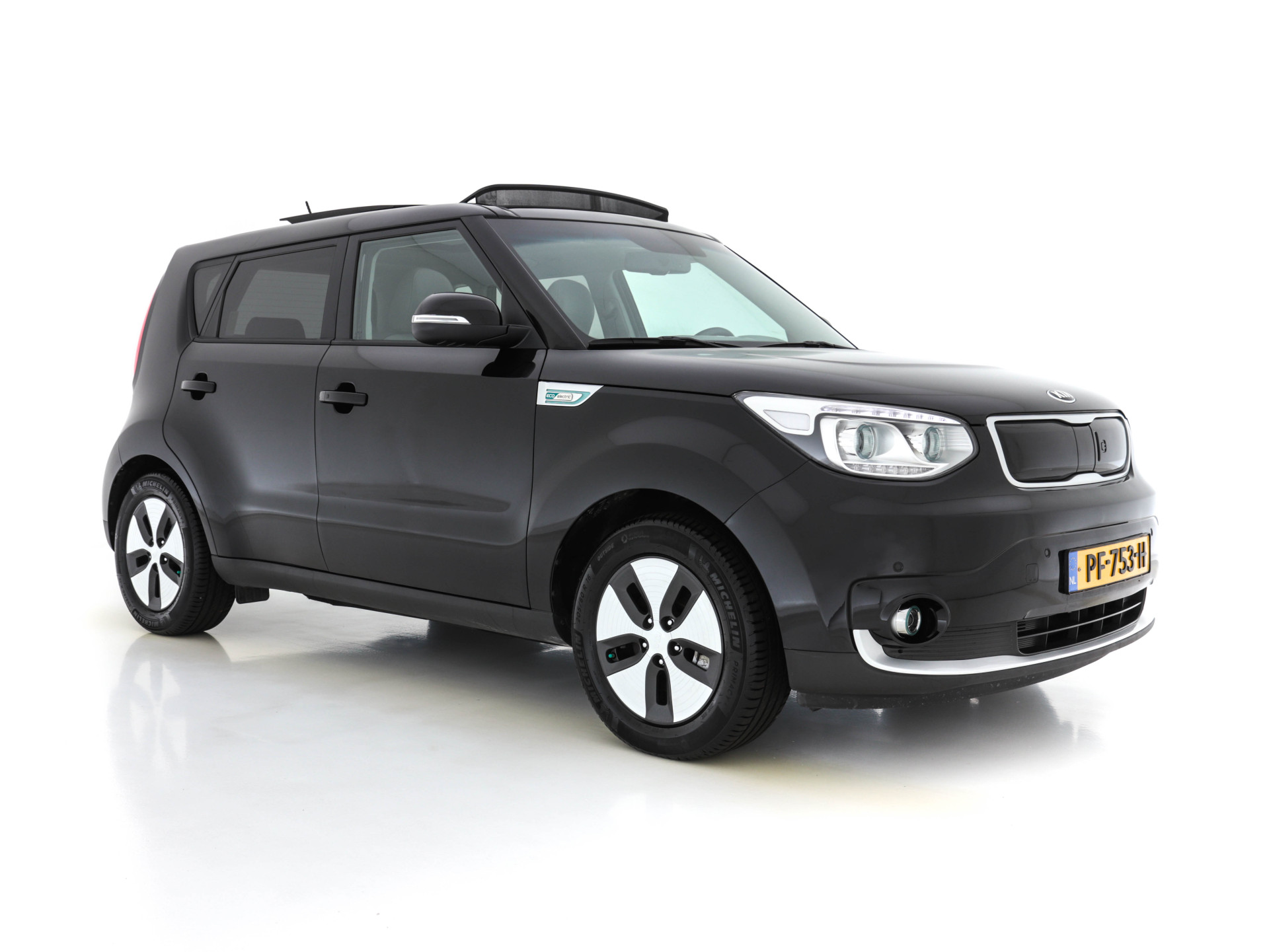 Kia e-Soul EV Executive Plus Line 27kWh (INCL.BTW) *PANO | NAVI-FULLMAP | FULL-LED | KEYLESS | VOLLEDER | CAMERA | ECC | PDC | CRUISE | DAB | VIRTUAL-COCKPIT*