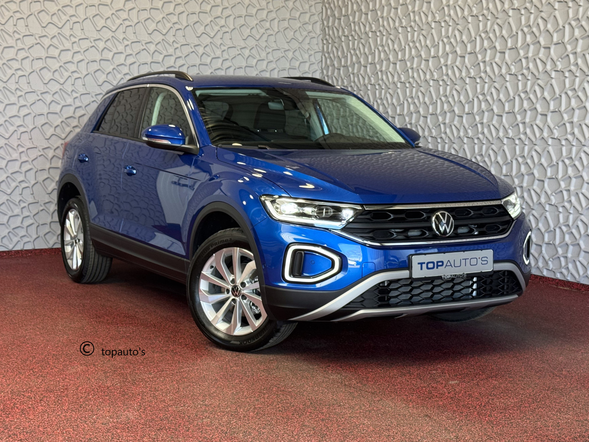 Volkswagen T-Roc 1.5 TSI 150PK EVO ADAP.CRUISE IQ LED VIR.COCKPIT CAMERA STOEL/STUUR.VERW. 17''LMV KEYLESS 02/2025 "Volkswagen rijden begint bij Topautos.nl – 75 topmodellen direct op voorraad!"