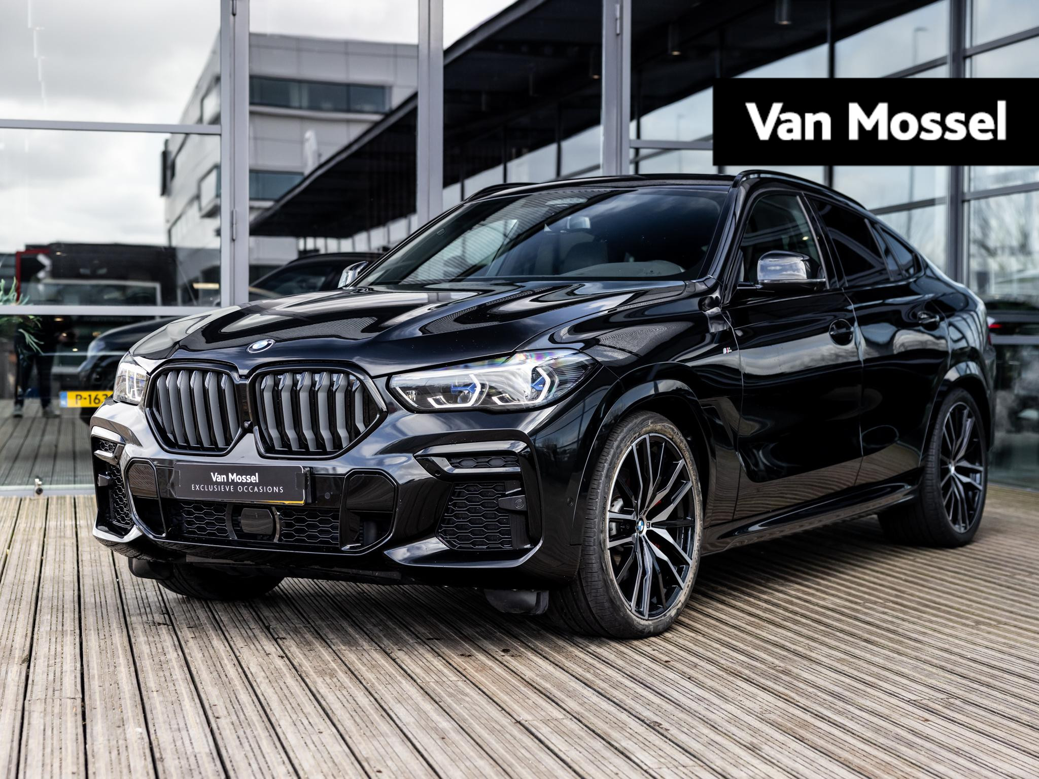 BMW X6 xDrive40i High Executive | M-PAKKET | PANORAMA-SCHUIFDAK | LASER KOPLAMPEN | HEAD UP DISPLAY | SOFTCLOSE | STOELVERWARMING V+A| STOELVENTILATIE | 360-CAMERA | ELEKTRISCHE VOORSTOELEN MET GEHEUGEN | STUURWIEL VERWARMD | BEKERHOUDERS GEKOELD EN VERWARMD |  22 INCH | WEGKLAPBARE TREKHAAK |