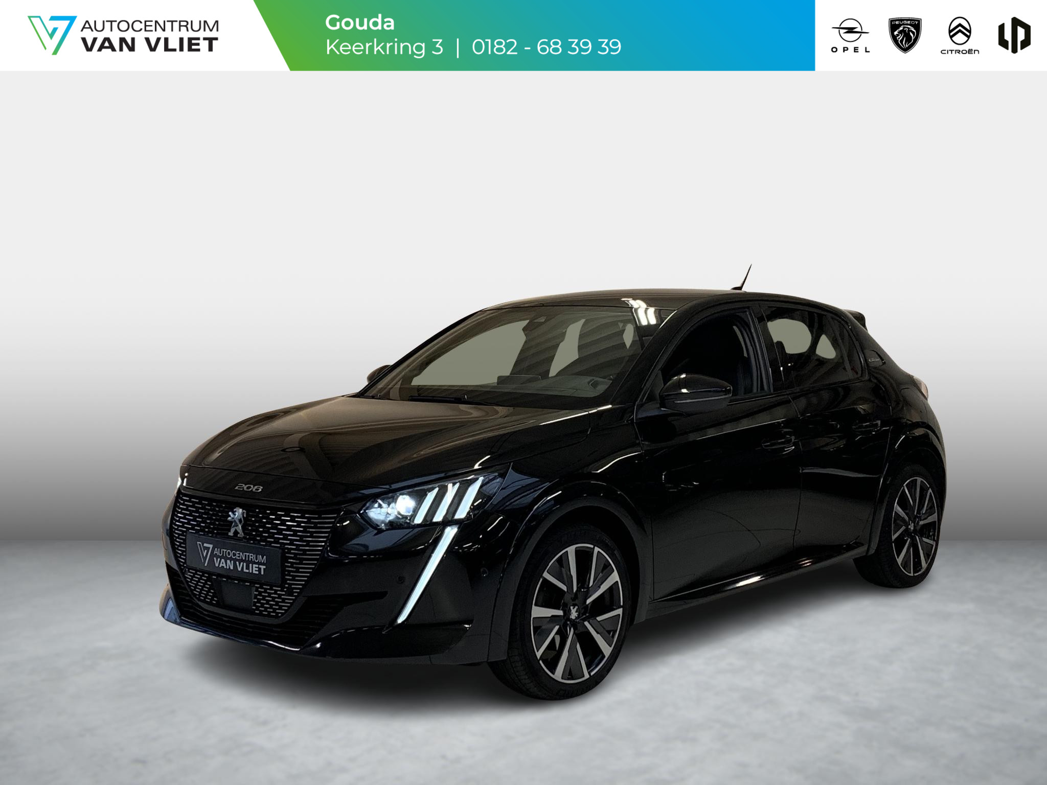 Peugeot 208 1.2 PureTech GT-Line 130PK | Automaat | Adaptieve Cruise Control | Trekhaak afneembaar |  Panoramadak | Navigatie | Achteruitrijcamera | Android auto / Apple carplay