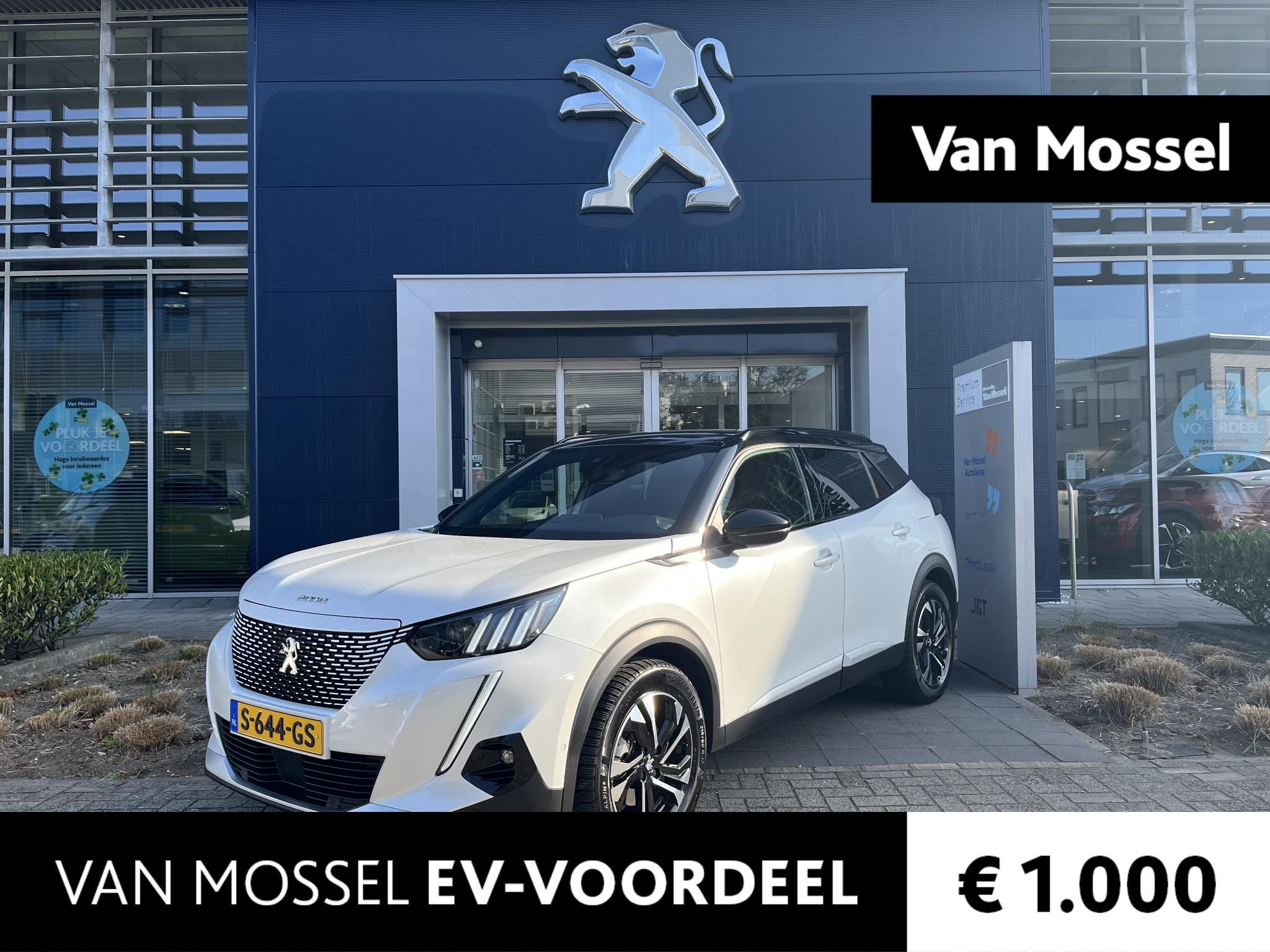 Peugeot e-2008 EV GT 50 kWh | Panoramisch schuifdak | Navigatie | Camera | Zeer compleet!