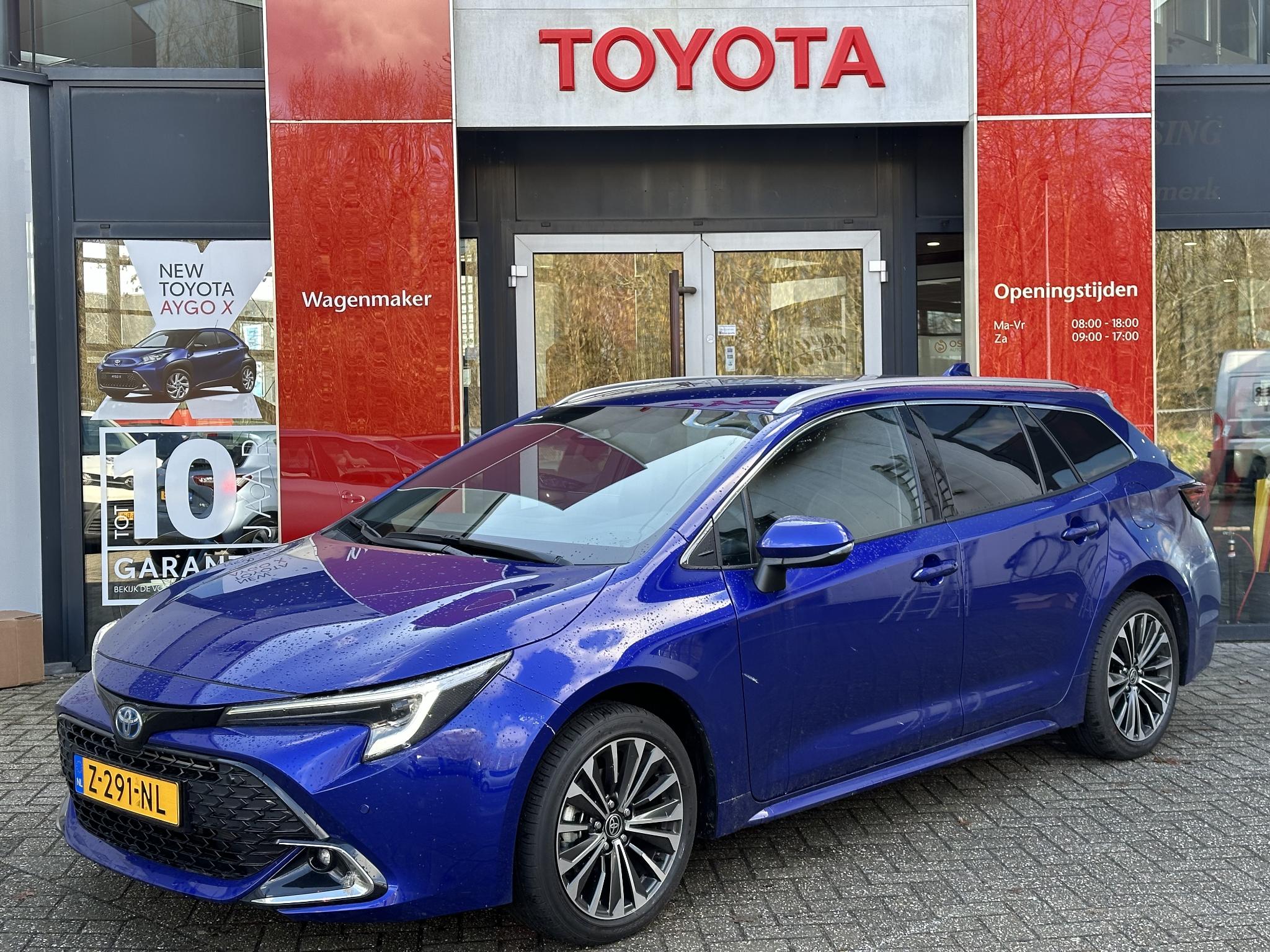 Toyota Corolla Touring Sports 1.8 Hybrid First Edition ELEKTR. ACHTERKLEP KEYLESS ENTRY STOELVERWARMING NAVI