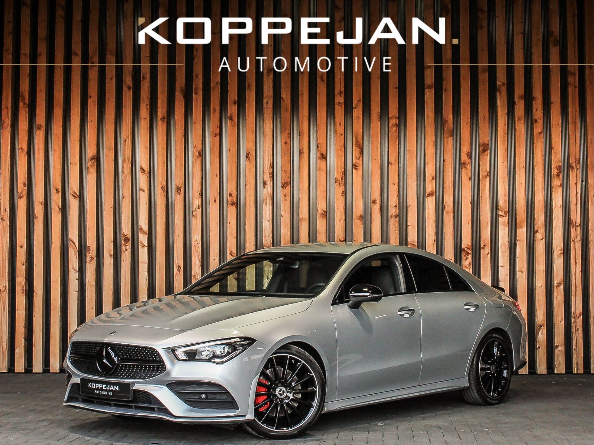 Mercedes-Benz CLA 200 AMG Line 164PK Automaat | MBUX | LED KOPLAMPEN | AMBIENTE VERLICHTING | SMARTPHONE INTEGRATIE | NIGHT PAKKET |
