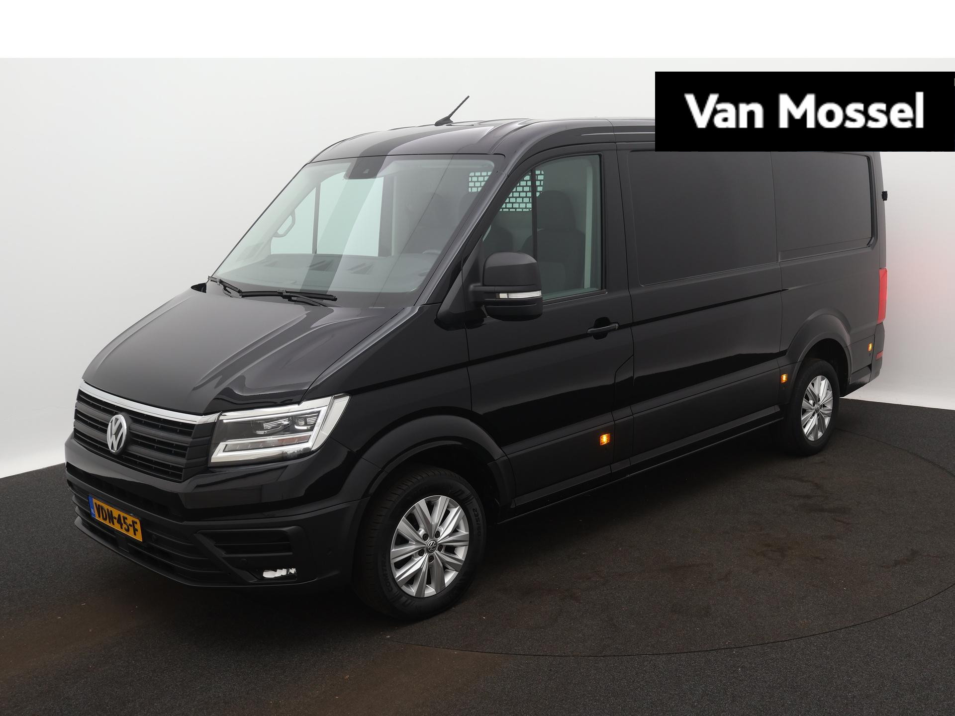 Volkswagen Crafter 35 2.0 TDI L3H2 Highline | Radio | Bluetooth | Camera | Parkeerhulp voor + achter | Trekhaak | Adaptive cruise control | Led koplampen | Navigatie | App-connect |