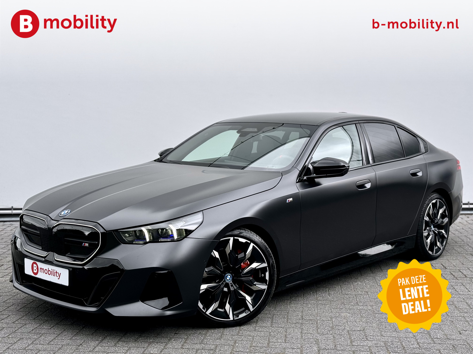 BMW i5 M60 xDrive M Sportpakket Pro Nw.prijs €135.592,- Trekhaak | Glazen Panoramadak | Driving Assistant Prof. | Parking Assistant prof. | Bowers & Wilkins Sound System