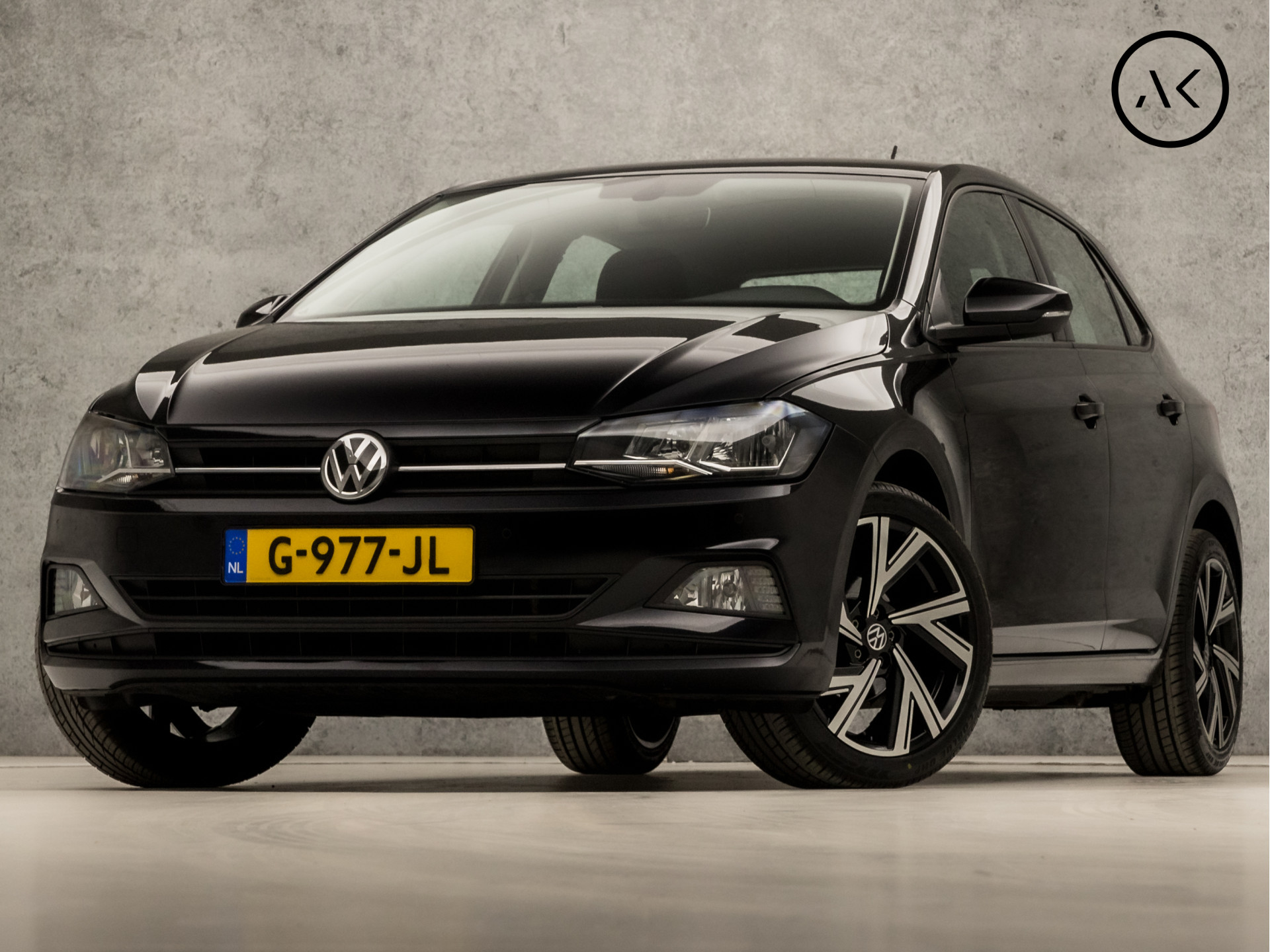 Volkswagen Polo 1.0 TSI Comfortline (APPLE CARPLAY, GROOT NAVI, PARKEERSENSOREN, ADAPTIVE CRUISE, LM VELGEN, SPORTSTOELEN, DAB+, NIEUWE APK, NIEUWSTAAT)